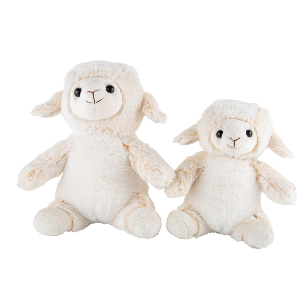 Winnie - small sitting sheep